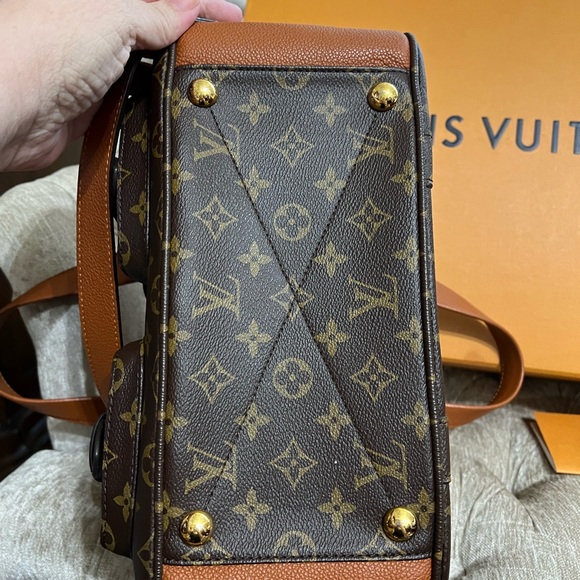 Louis Vuitton Tote MNG in Monogram Caramel with Matching Wallet Bundle - Picture 6 of 16